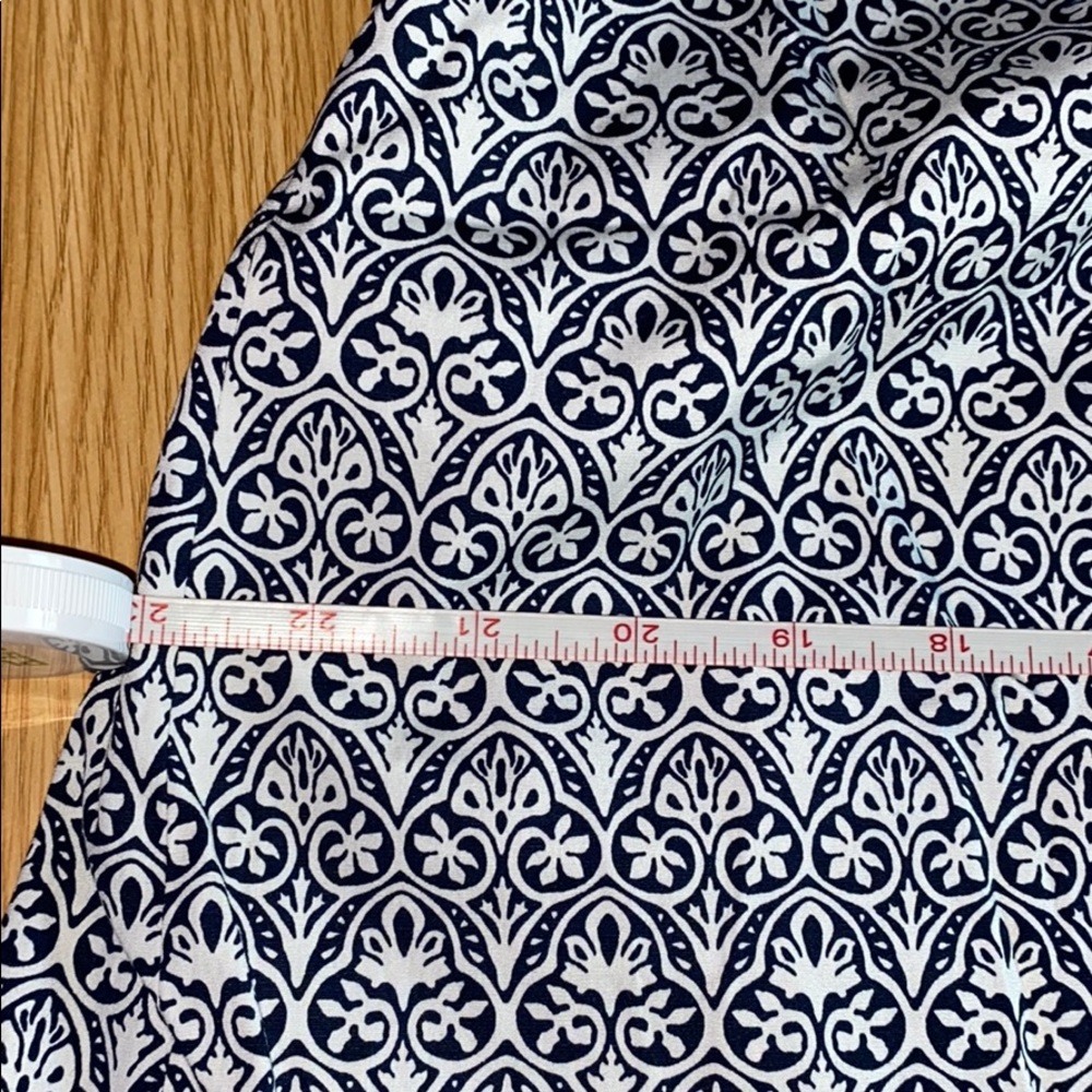Tory Burch pleated navy and white  skirt 12 - Picture 13 of 14